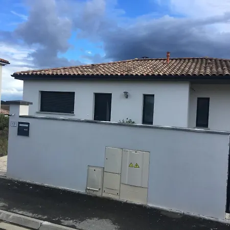 Maison Individuelle Holiday home *